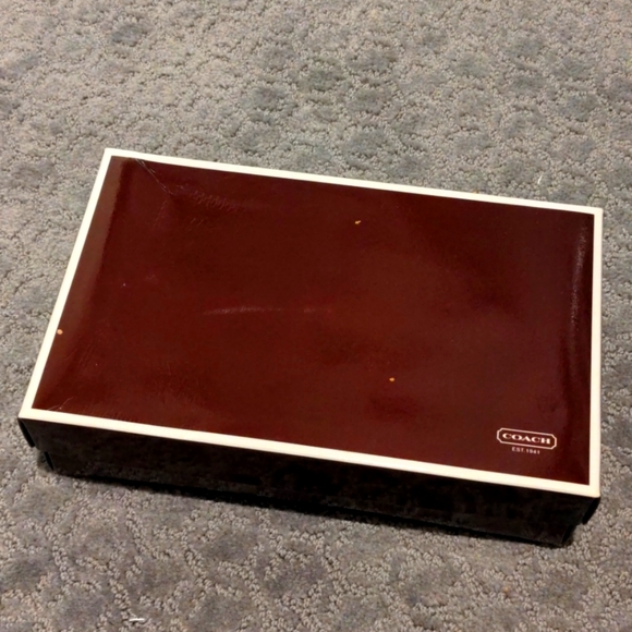 Coach wristlet - Picture 6 of 6